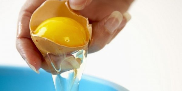 10 Foods That Turn Your Kitchen Into A Beauty Parlor Egg white
