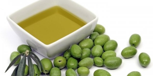 10 Foods That Turn Your Kitchen Into A Beauty Parlor Olive oil